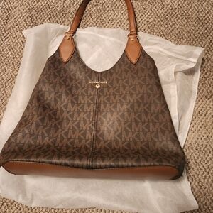 Michael Kors Expandable Zipper Side Bag